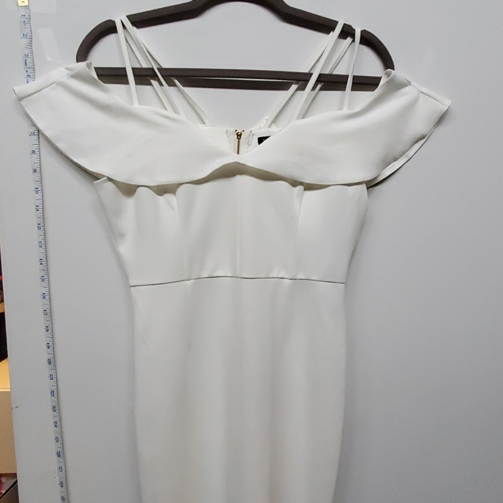 White bodycon dress